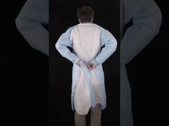 استفاده از بیمارستان / کلینیک پوشاک محافظ CPE یکبار مصرف با دستبند انگشت شست استفاده پزشکی لباس پلاستیکی